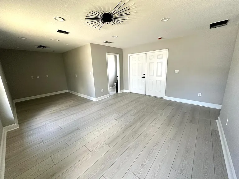 604 Lexington St — Photo 23