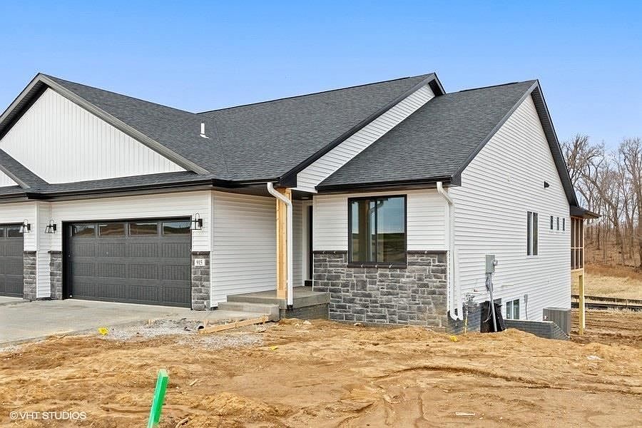 1st image of 202 Dogwood Dr