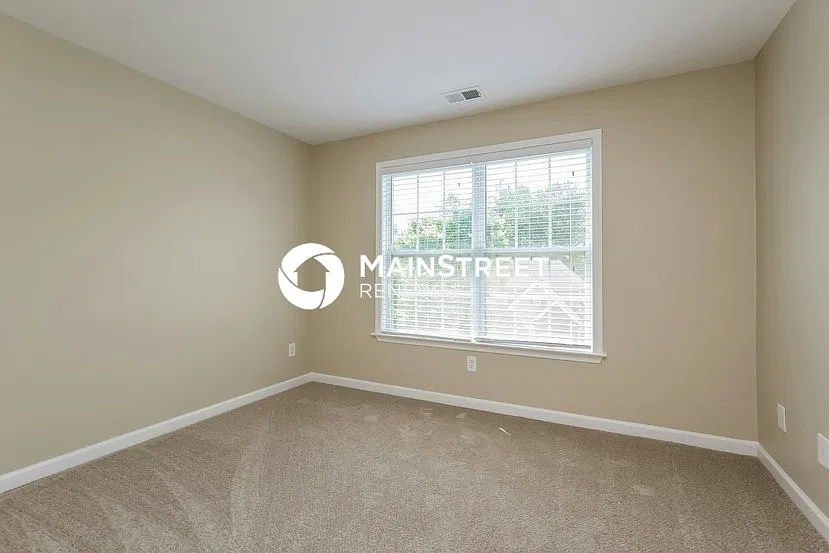 1005 Landon Dr — Photo 3