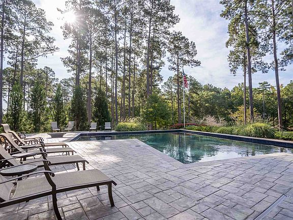 5th image of 1051 Amasa Ln