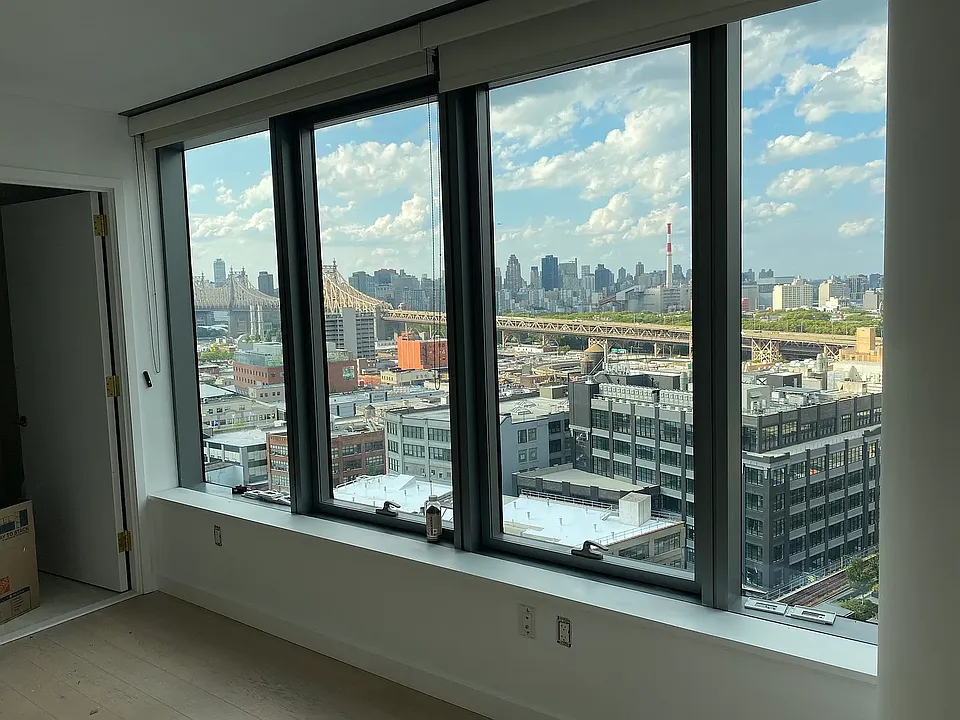 3 Court Sq #1603