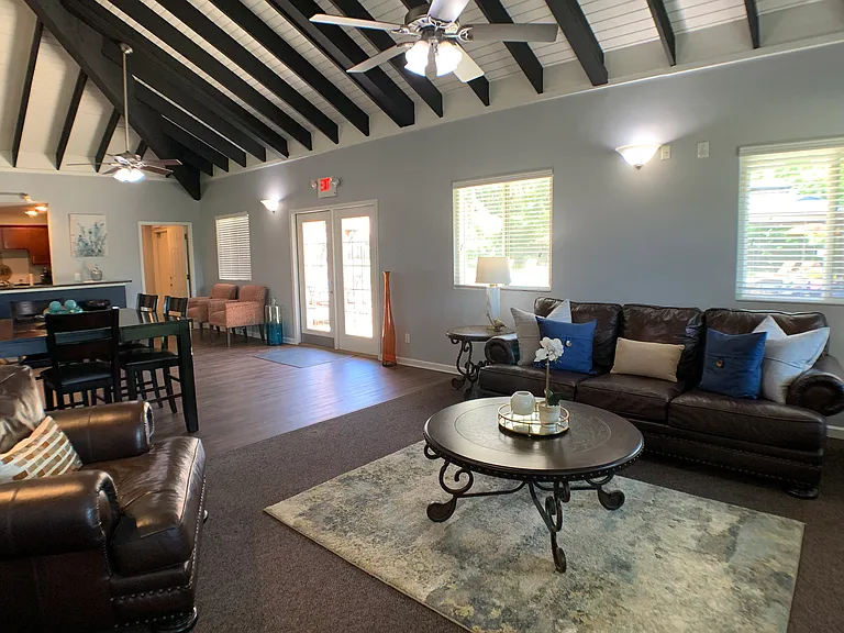 Fox Run Apartments — Photo 10