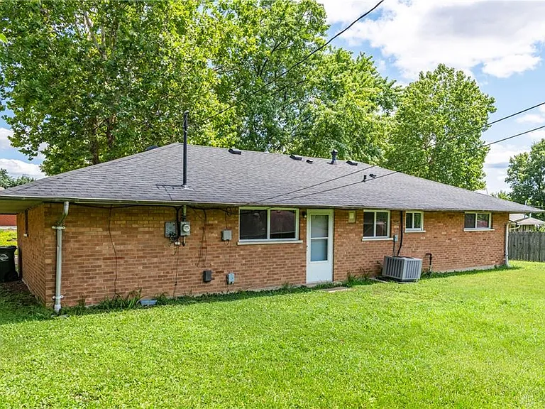 4517 Winchester Dr — Photo 26