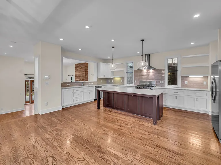 921 Hillview Hts — Photo 11