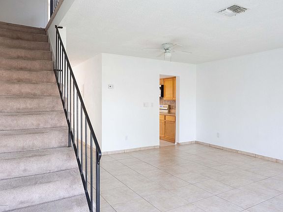 5th image of 19 Bristol Ln