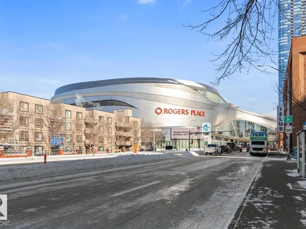 10388 105th St NW #405, Edmonton, AB T5J 0C2