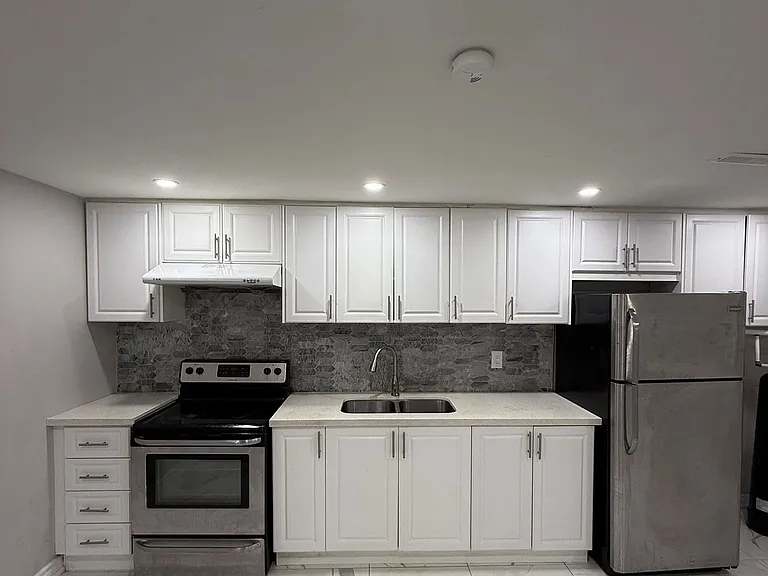 1620 McBrady Cres #BASEMENT — Photo 2