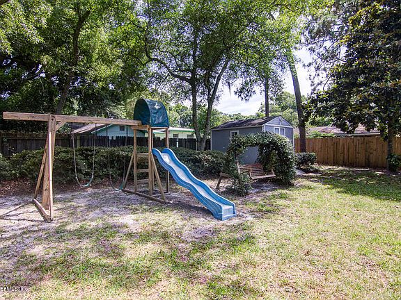 4th image of 5650 Maxine Dr