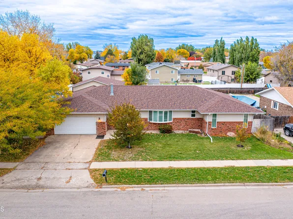 413 20th St E, Williston, ND 58801