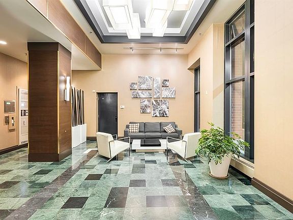 3rd image of 289 Drake St #1901