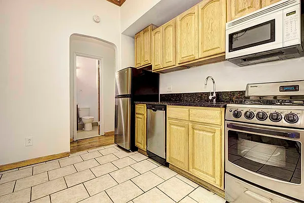 Rented by REAL New York | media 15