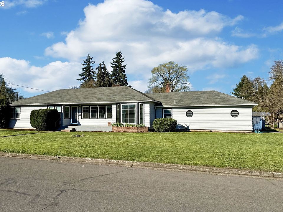 1st image of 480 Gilbert St