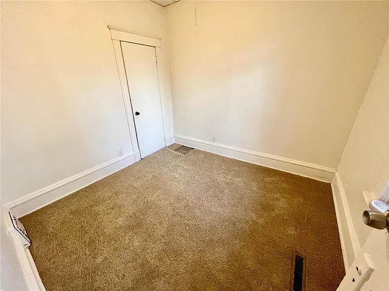 3 Bed 1 Bath Apartment — Photo 2