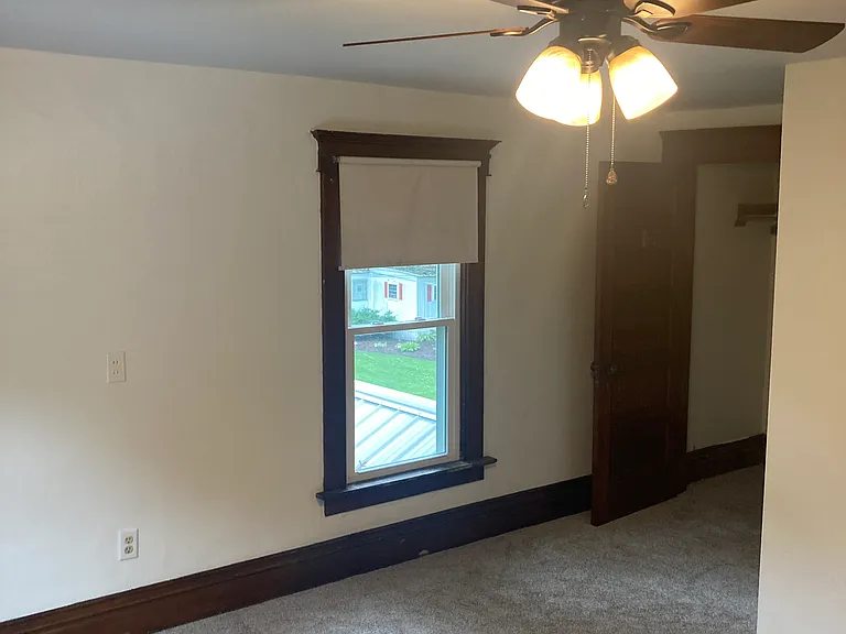 9816 Bateman Ave — Photo 16