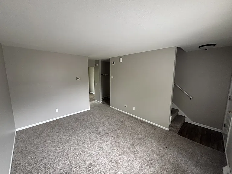 3220 Coach Ln SE — Photo 2