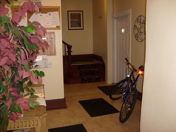 2nd image of 2836 Stanton Ave