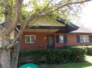 12 Crest Dr, Indianola, PA 15051
