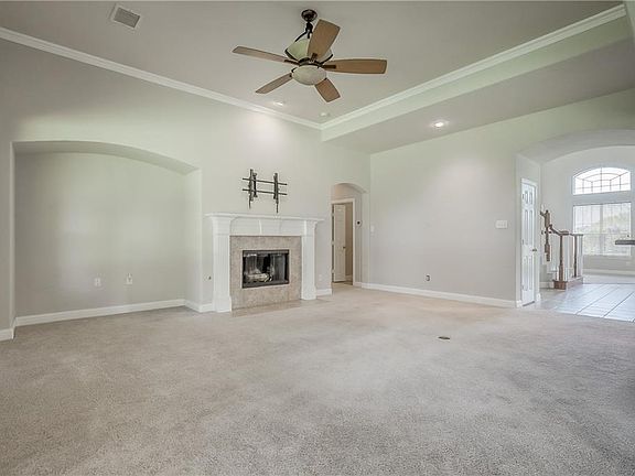4th image of 305 Greenfield Dr