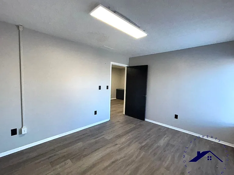17200 W Ten Mile Rd #212 — Photo 10