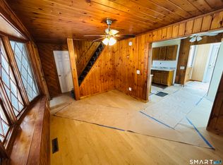 23 High St, Moosup, CT 06354