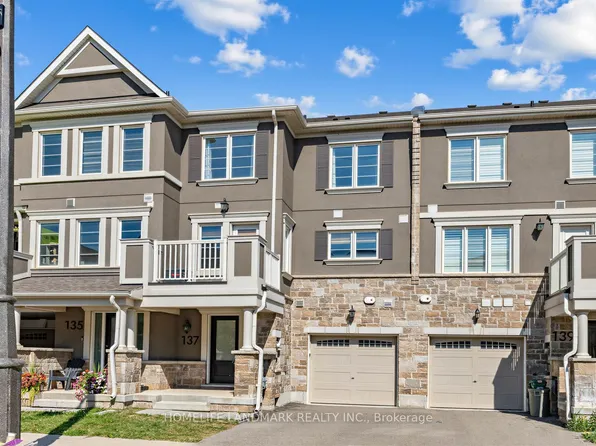 137 Christopher Rd, Oakville, ON L6H 0X9