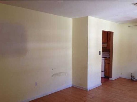 3rd image of 204 Ajax Dr NW