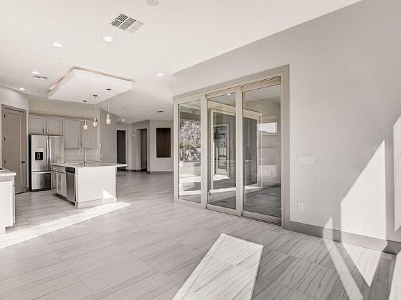 5th image of 2004 Alto Vista Dr