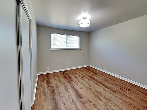 3rd image of 5263 S Skeeswood Dr