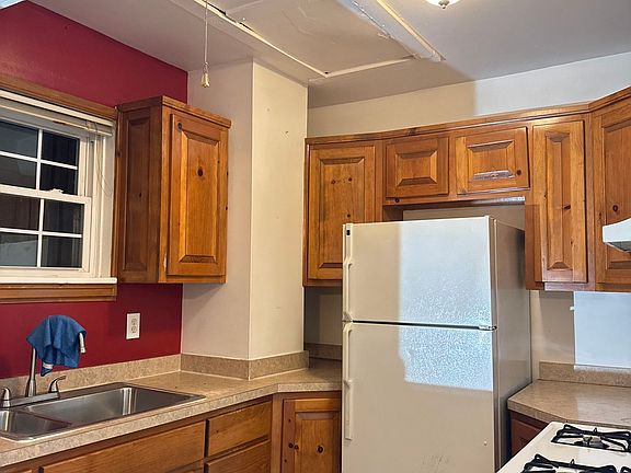 2nd image of 9421 Peachtree St APT A