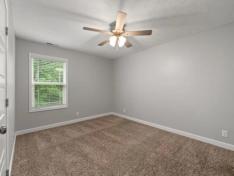 1037 Brightwood Ct — Photo 28