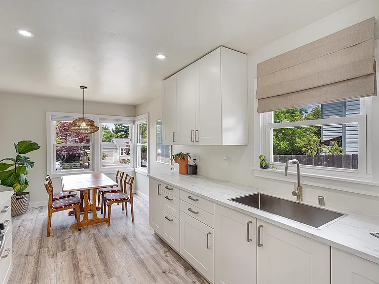 1410 Banks Ave — Photo 14