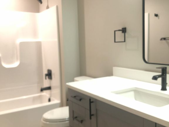 4th image of 518 Oxford Ave #518