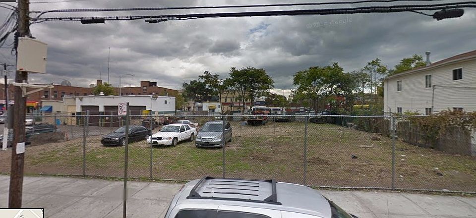 2nd image of 1074 Beach 22nd St