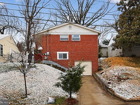 5th image of 3053 P St SE