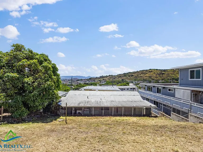 1905 Kalihi St — Photo 14