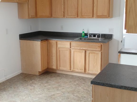 2nd image of 34800 Fendt St