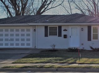 3260 Pennsylvania Ave, Dubuque, IA 52001