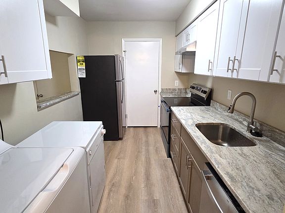 5th image of 705 Meadowbrook Dr #705