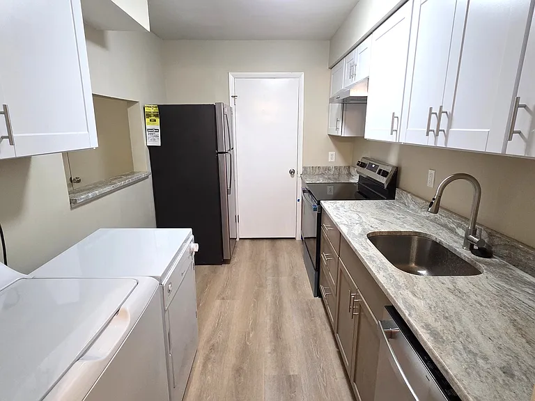 705 Meadowbrook Dr #705 — Photo 5