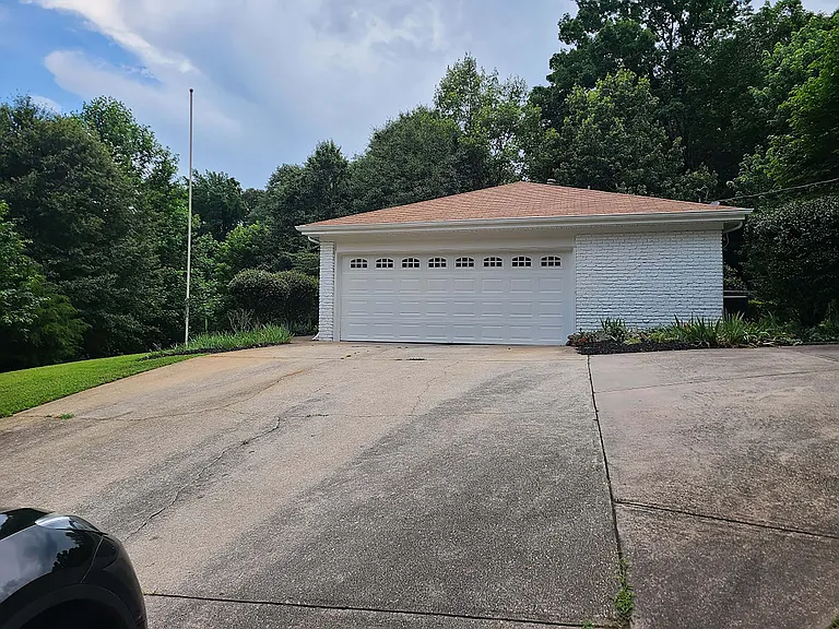 1002 Dixon Dr — Photo 8
