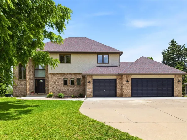 5900 Otter Ridge Cir, White Bear Township, MN 55110