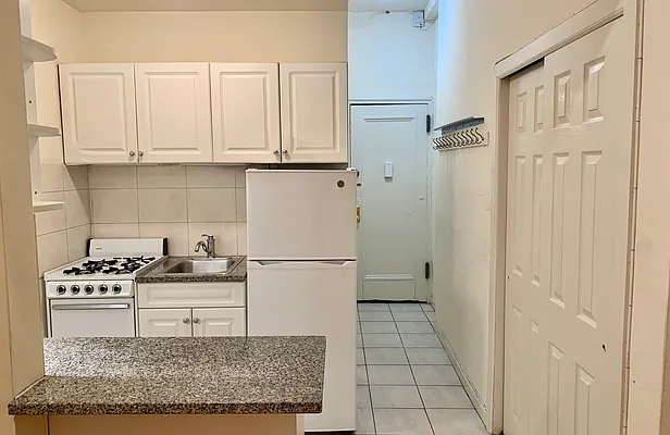 Rented by Compass | media 10