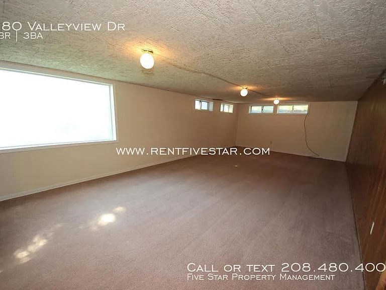 180 Valleyview Dr — Photo 16