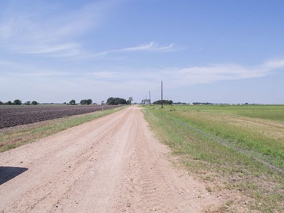 5th image of 2042 County Road 404