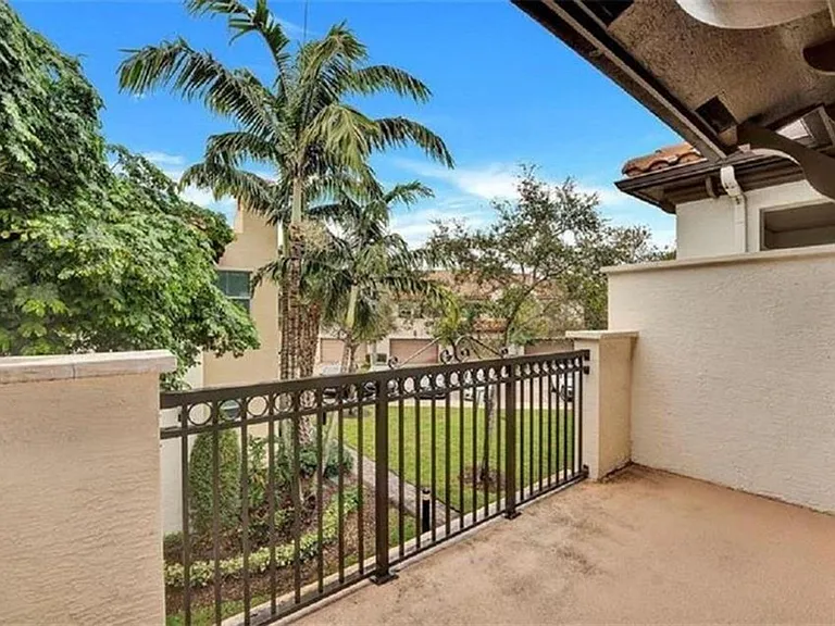 2930 Cascada Isles Way — Photo 15