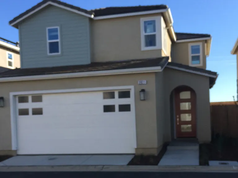 2021 N Walling Ln — Photo 1