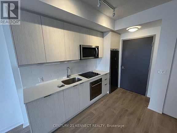 3rd image of 38 Forest Manor Rd #1501