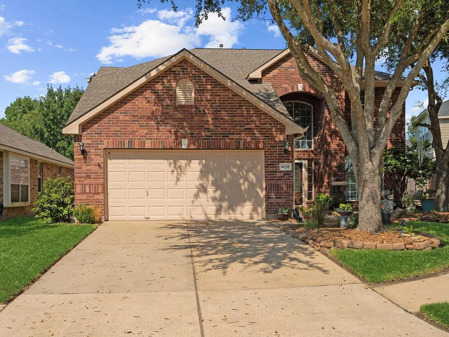 4 bed, 3.5 bath, 2756 sqft, $2,900 — Photo 2