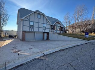 221 Rimrock Dr, Evanston, WY 82930