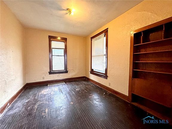 5th image of 262 Walbridge Ave
